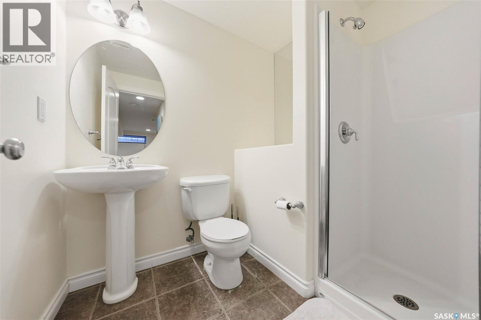 218 Brookshire Crescent, Saskatoon, SK - Indoor Photo Showing Bathroom