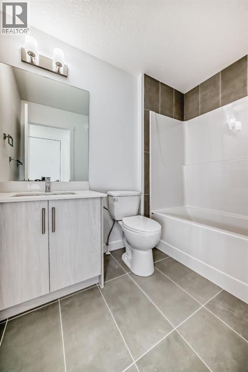 348 Cornerbrook Drive Ne, Calgary, AB - Indoor Photo Showing Bathroom