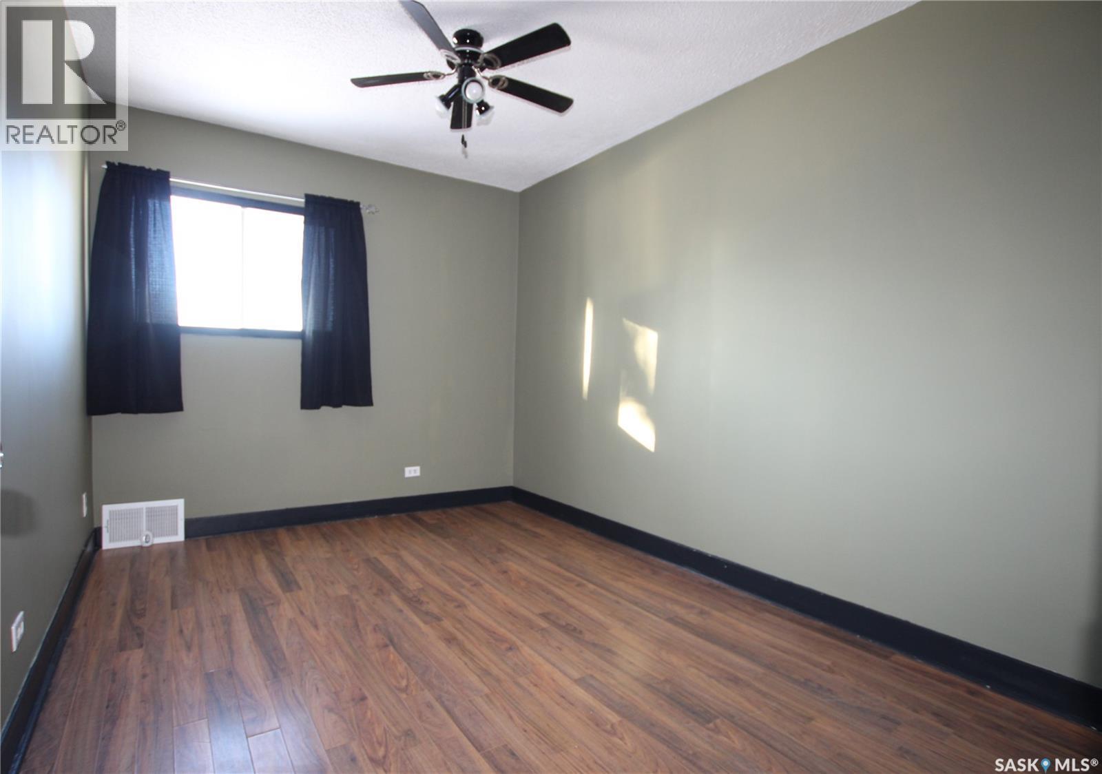 227 Maple Avenue, Yorkton, SK - Indoor Photo Showing Other Room