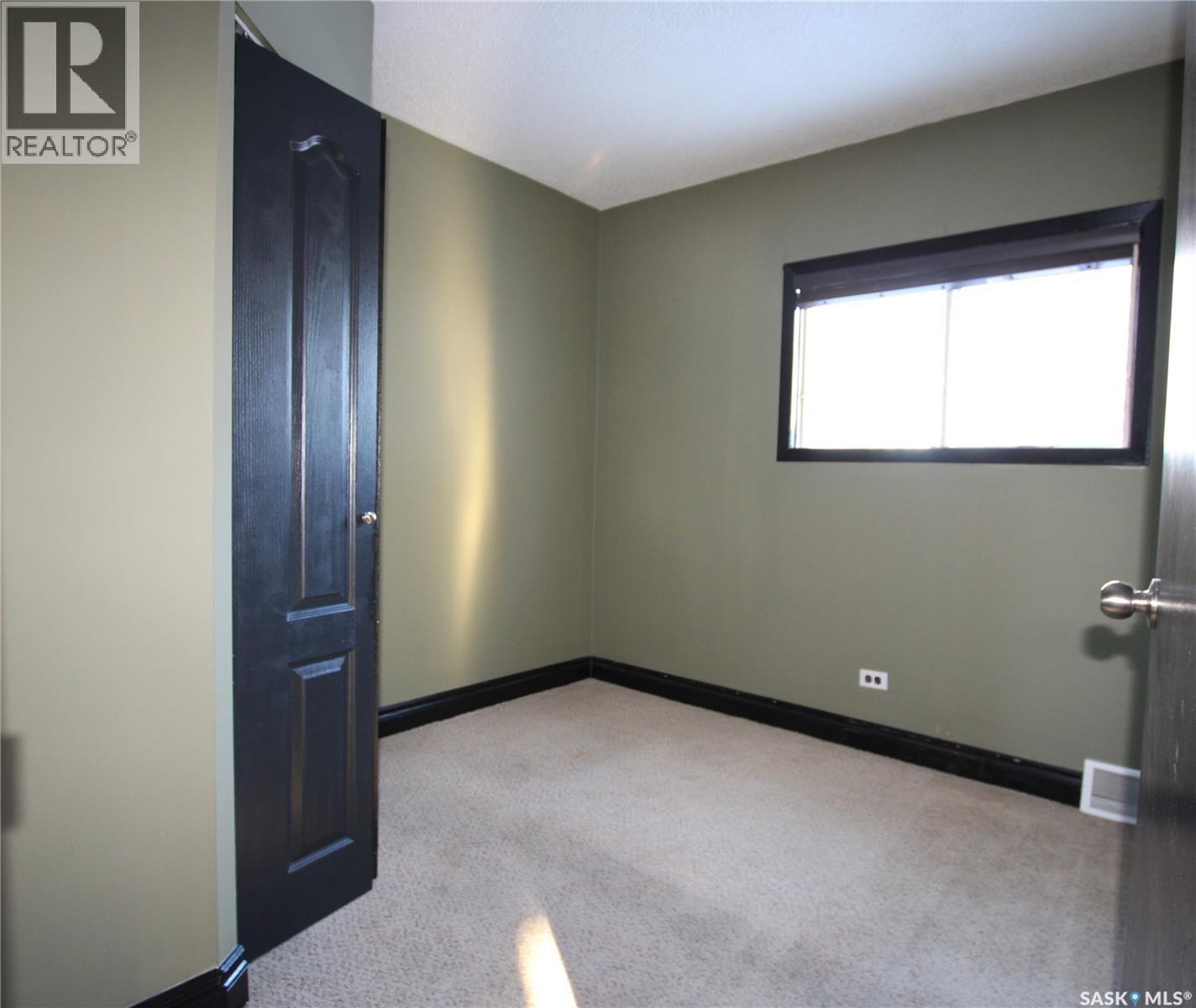 227 Maple Avenue, Yorkton, SK - Indoor Photo Showing Other Room