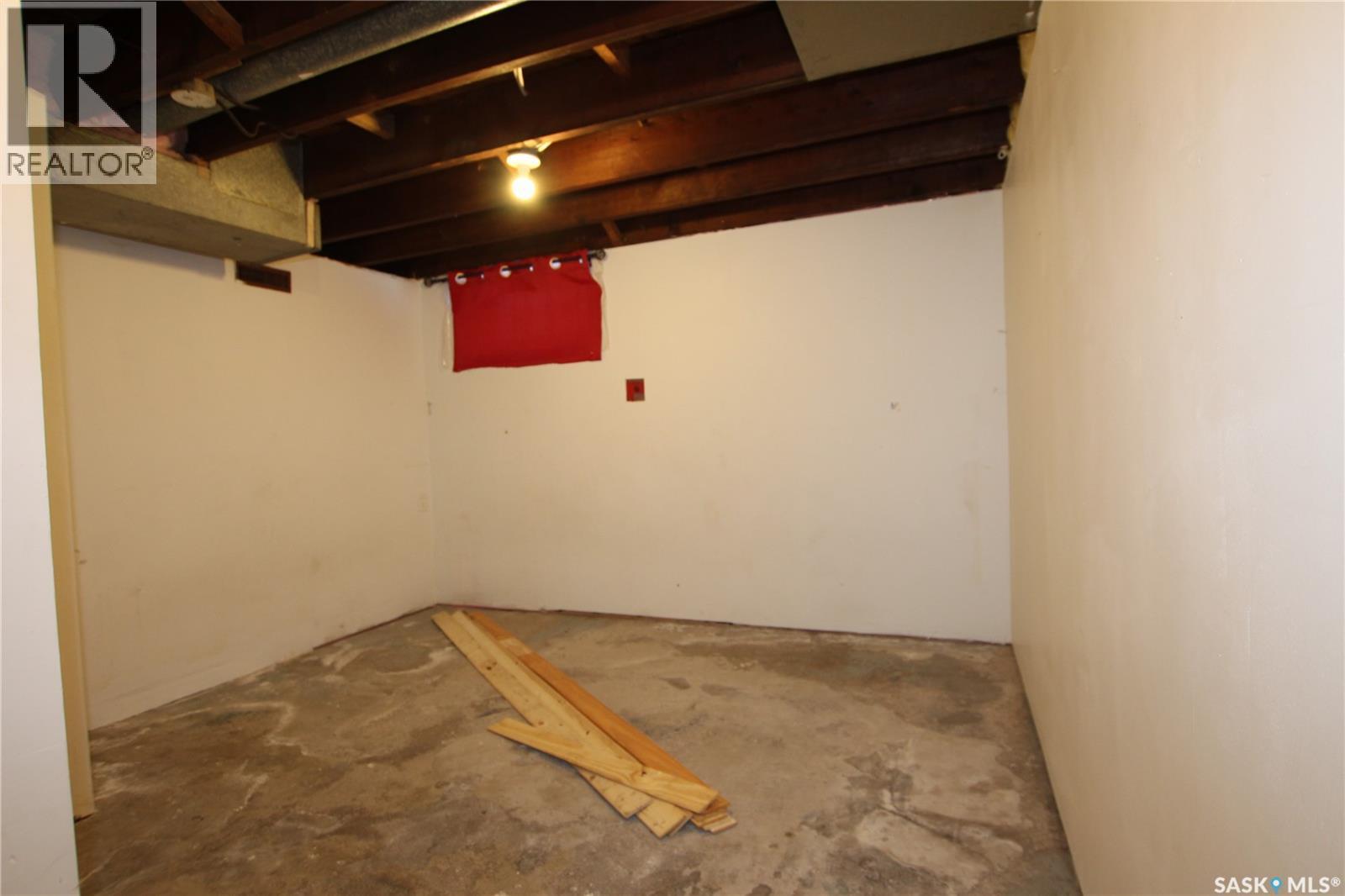 227 Maple Avenue, Yorkton, SK - Indoor