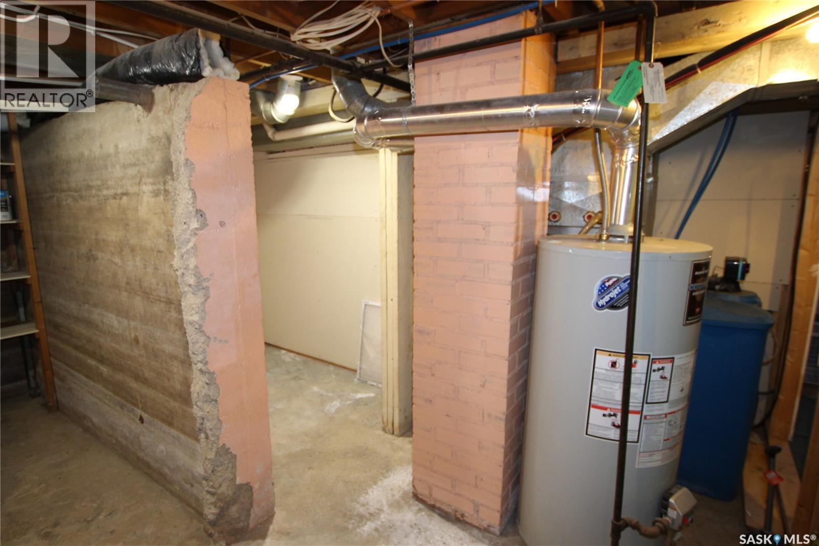 227 Maple Avenue, Yorkton, SK - Indoor Photo Showing Basement