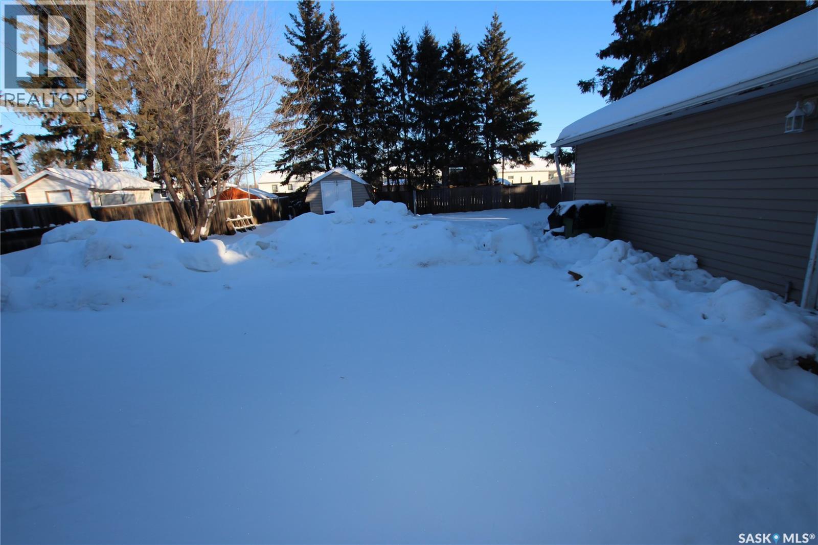 227 Maple Avenue, Yorkton, SK - Outdoor