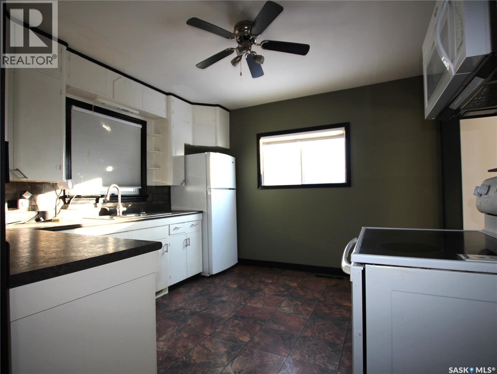 227 Maple Avenue, Yorkton, SK - Indoor