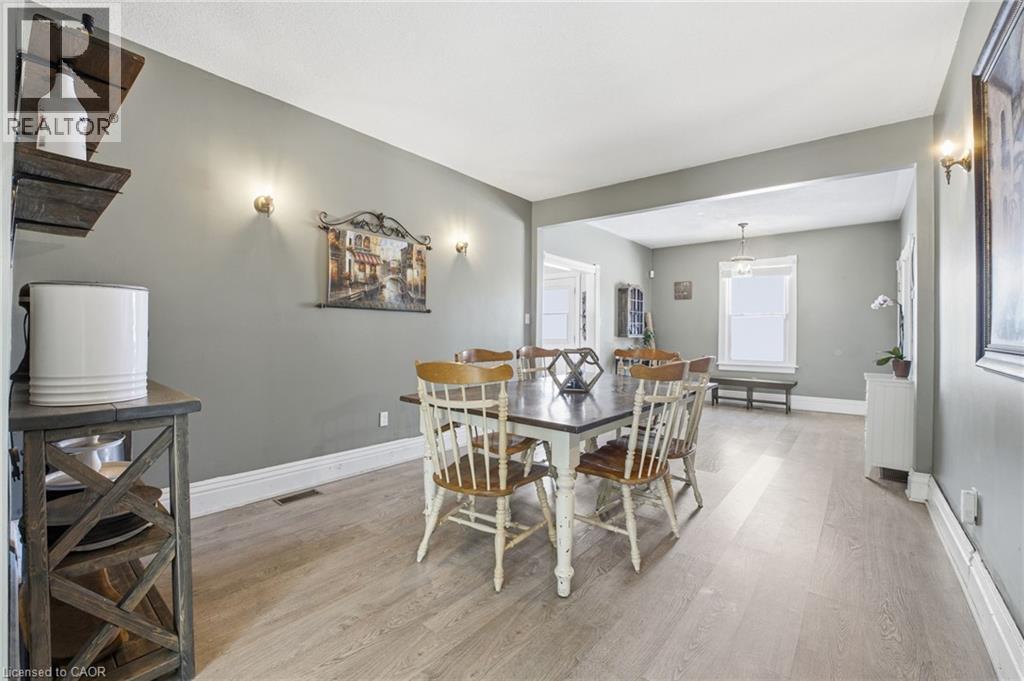 211 Robinson Road, Dunnville, ON - Indoor Photo Showing Dining Room