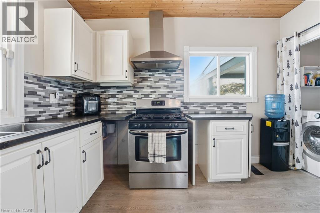 211 Robinson Road, Dunnville, ON - Indoor Photo Showing Other Room