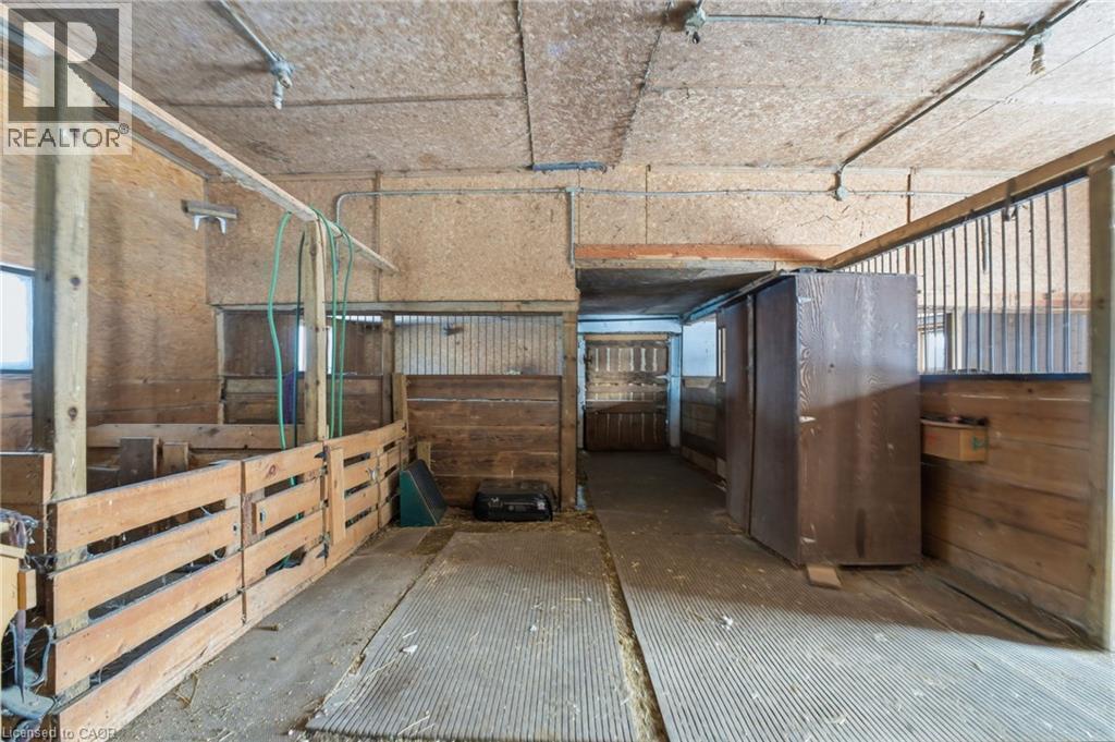 211 Robinson Road, Dunnville, ON - Indoor Photo Showing Garage