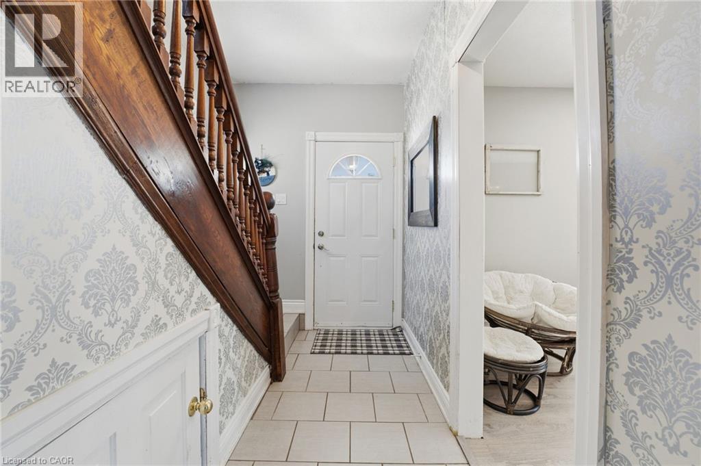 211 Robinson Road, Dunnville, ON - Indoor Photo Showing Other Room