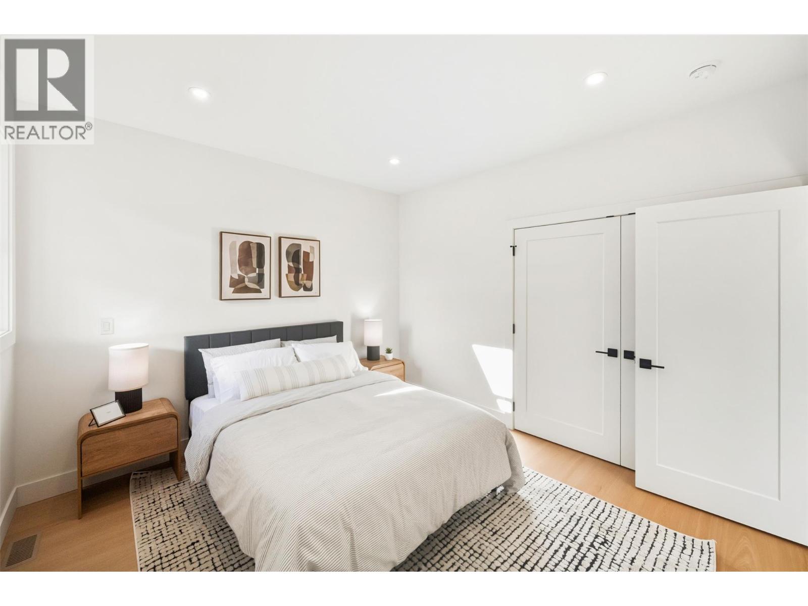 194 Maple Place Unit# 2, Oliver, BC - Indoor Photo Showing Bedroom