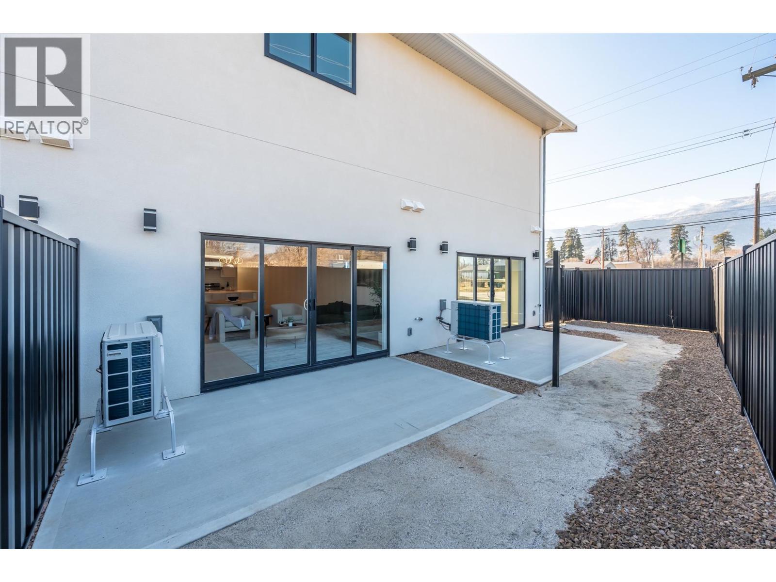 194 Maple Place Unit# 2, Oliver, BC - Outdoor With Exterior