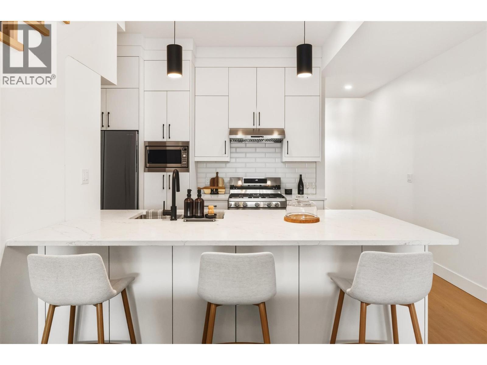 194 Maple Place Unit# 2, Oliver, BC - Indoor Photo Showing Kitchen With Upgraded Kitchen