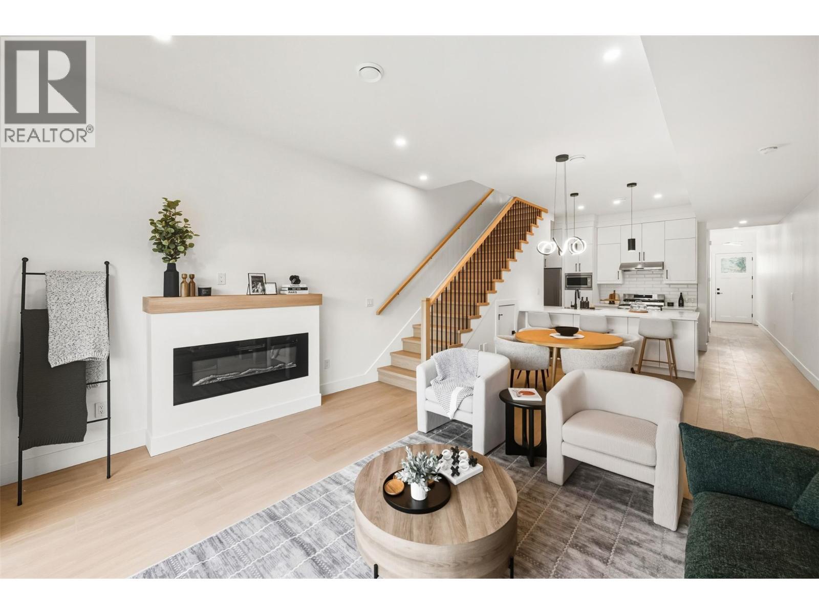 194 Maple Place Unit# 2, Oliver, BC - Indoor Photo Showing Living Room With Fireplace