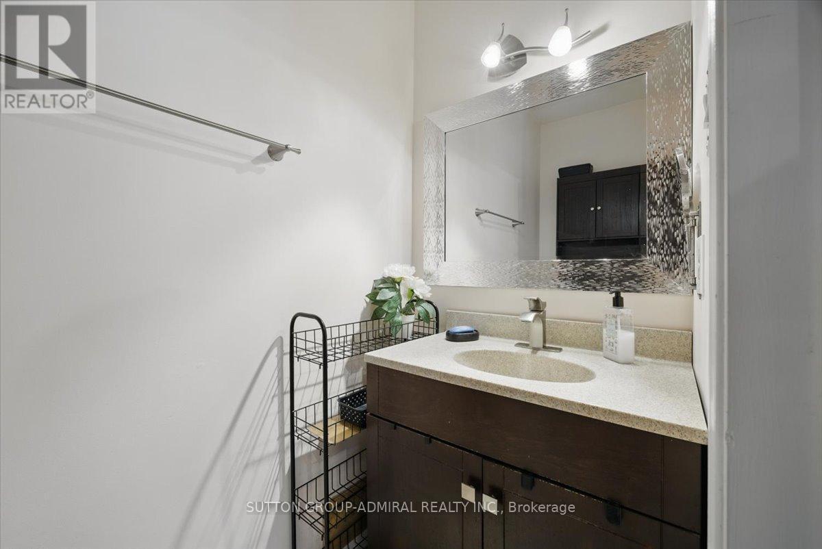 95 Athabaska Road, Barrie, ON - Indoor Photo Showing Bathroom