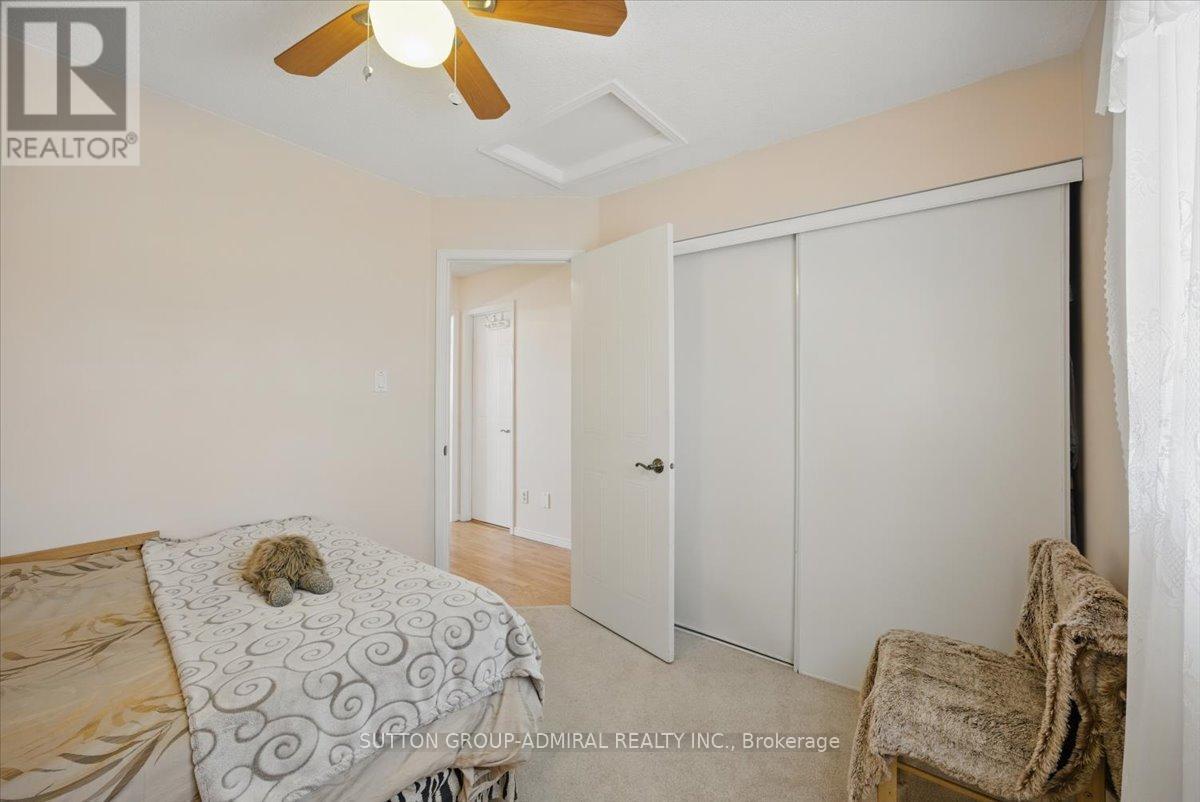 95 Athabaska Road, Barrie, ON - Indoor Photo Showing Bedroom