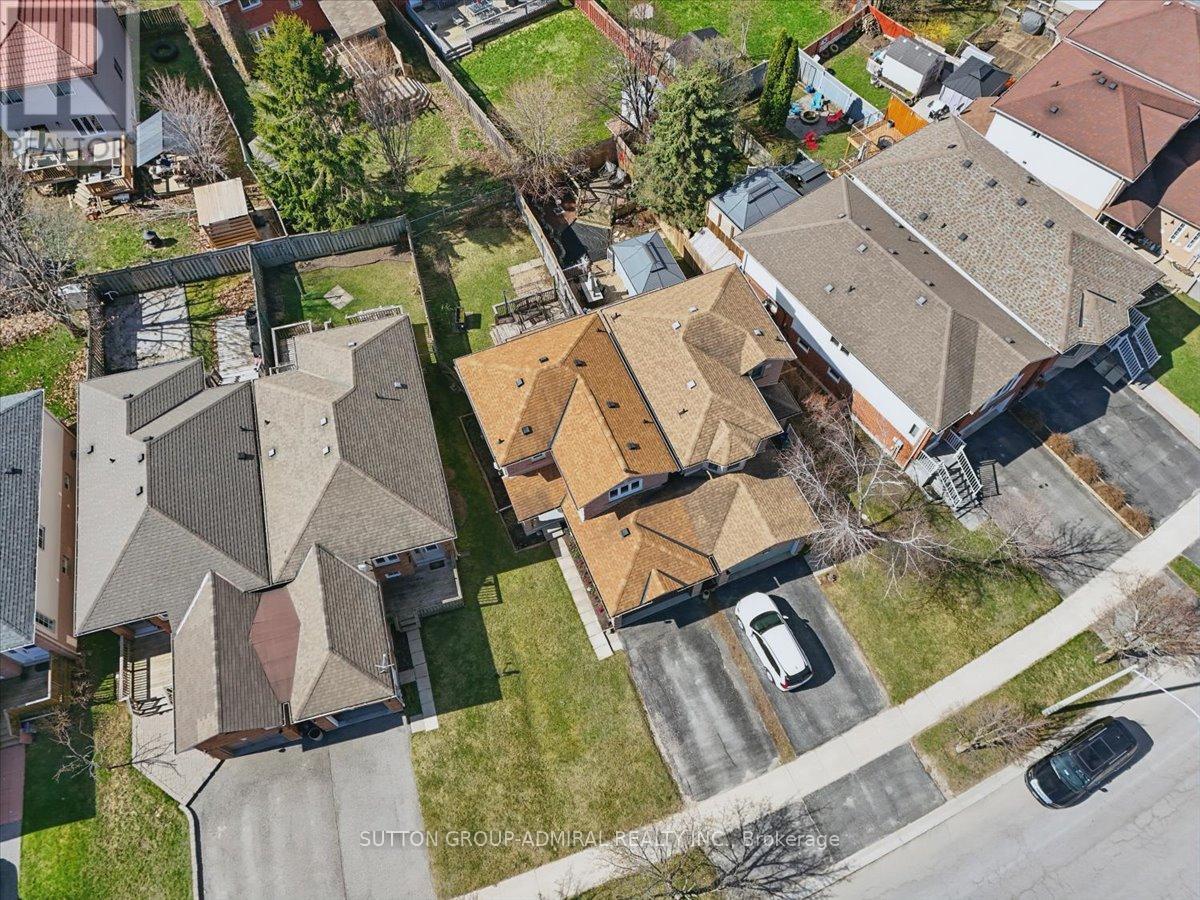 95 Athabaska Road, Barrie, ON -