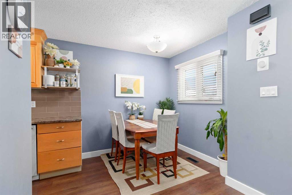 109 Ross Street, Fort Mcmurray, AB - Indoor Photo Showing Dining Room