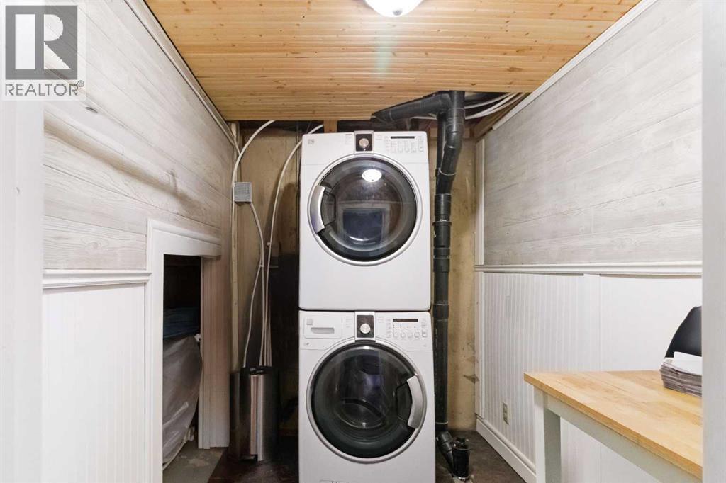 109 Ross Street, Fort Mcmurray, AB - Indoor Photo Showing Laundry Room