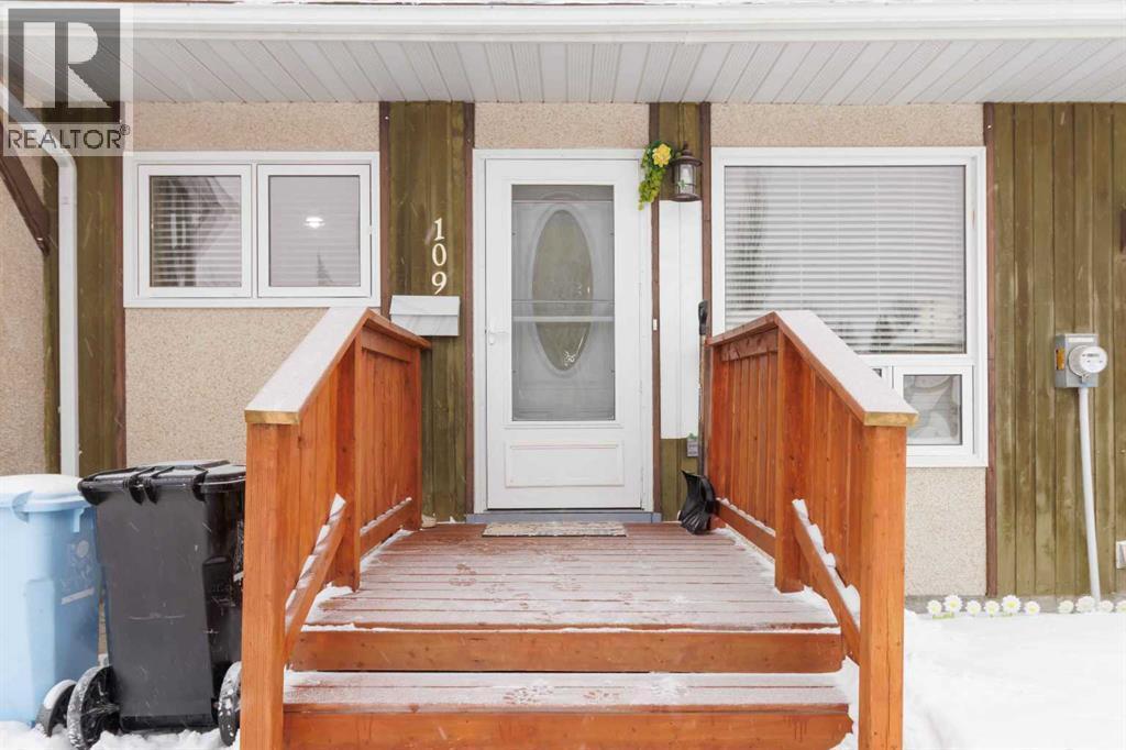 109 Ross Street, Fort Mcmurray, AB - Outdoor With Exterior