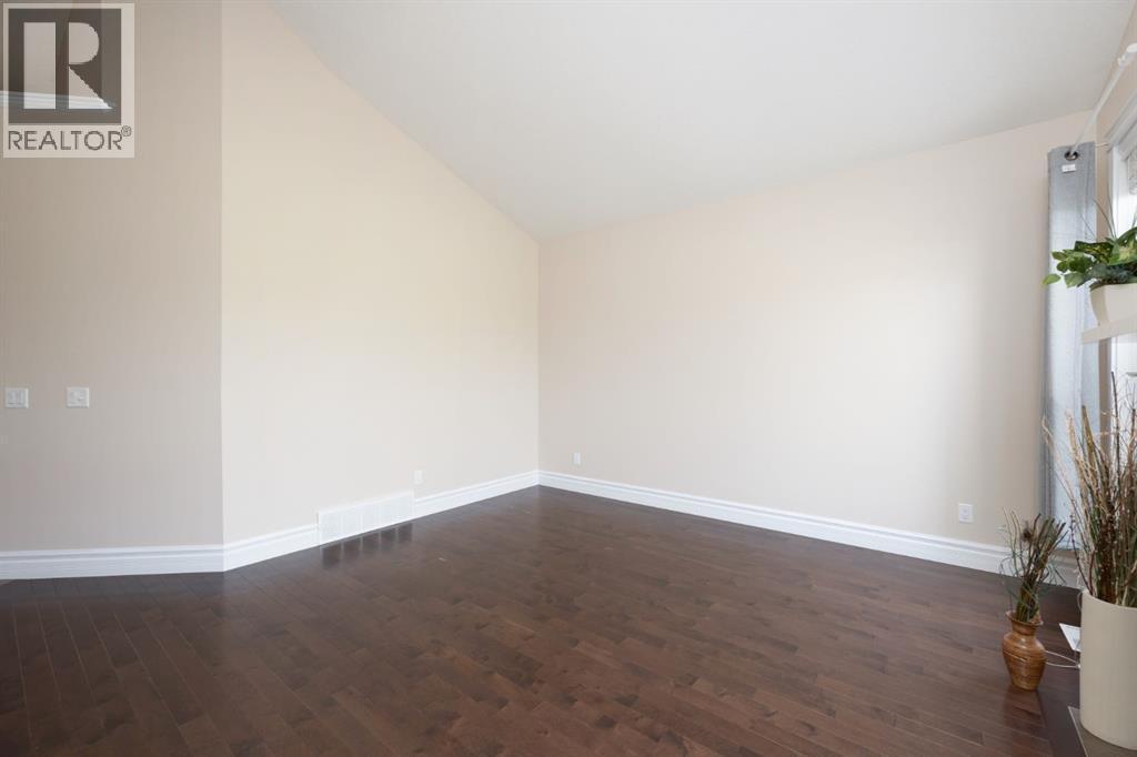 353 Walnut Crescent, Fort Mcmurray, AB - Indoor Photo Showing Other Room