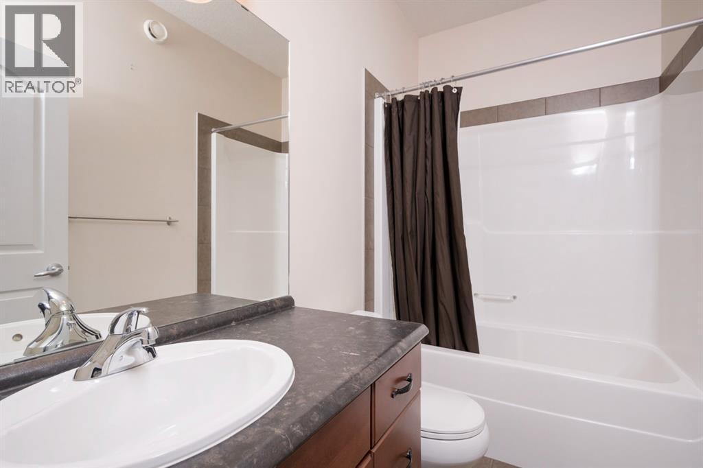 353 Walnut Crescent, Fort Mcmurray, AB - Indoor Photo Showing Bathroom