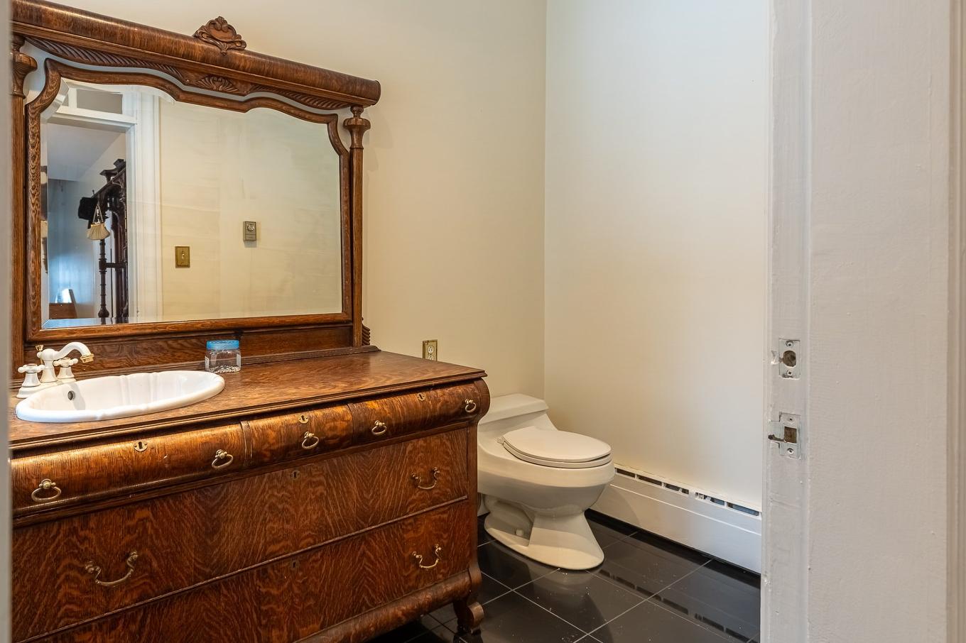 Powder room - 514 Rue Notre-Dame E., Thetford Mines, QC - Indoor Photo Showing Bathroom