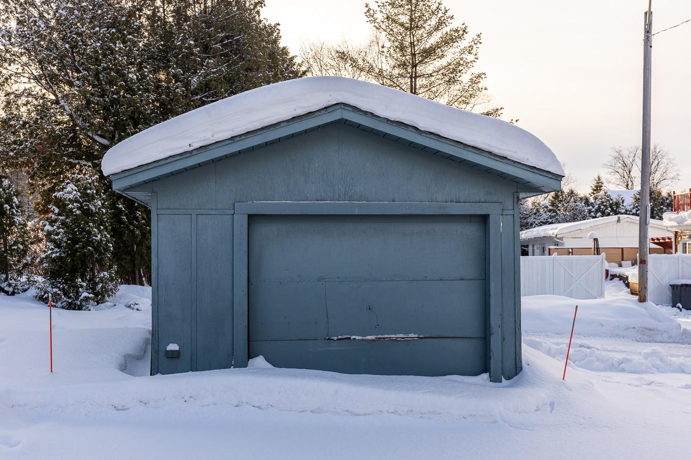 Garage - 514 Rue Notre-Dame E., Thetford Mines, QC - Outdoor With Exterior