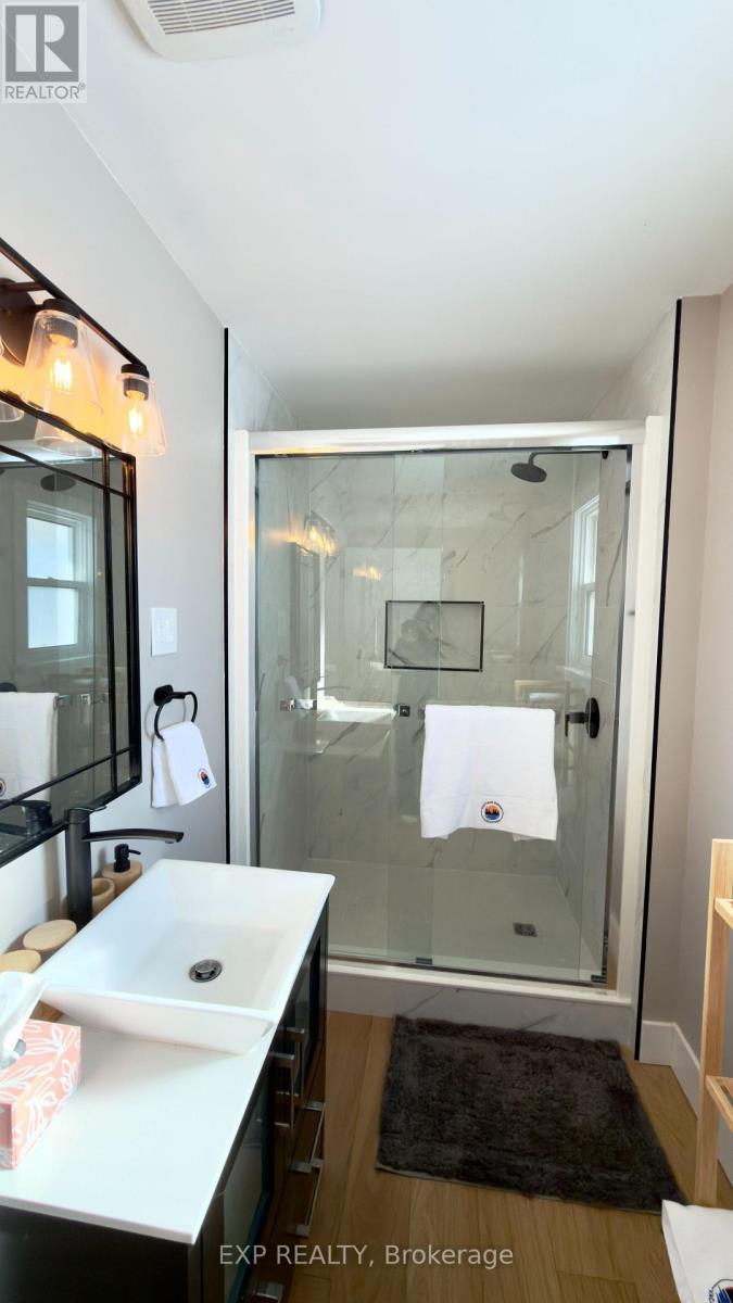 1515 Dufferin Street, Whitby, ON - Indoor Photo Showing Bathroom
