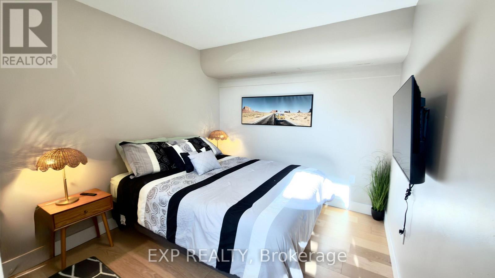 1515 Dufferin Street, Whitby, ON - Indoor Photo Showing Bedroom