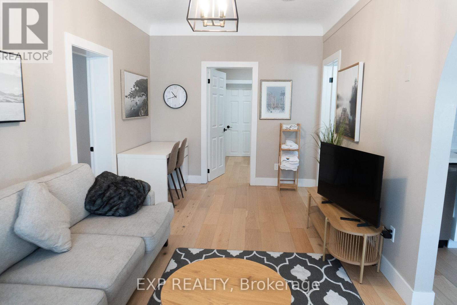 1515 Dufferin Street, Whitby, ON - Indoor