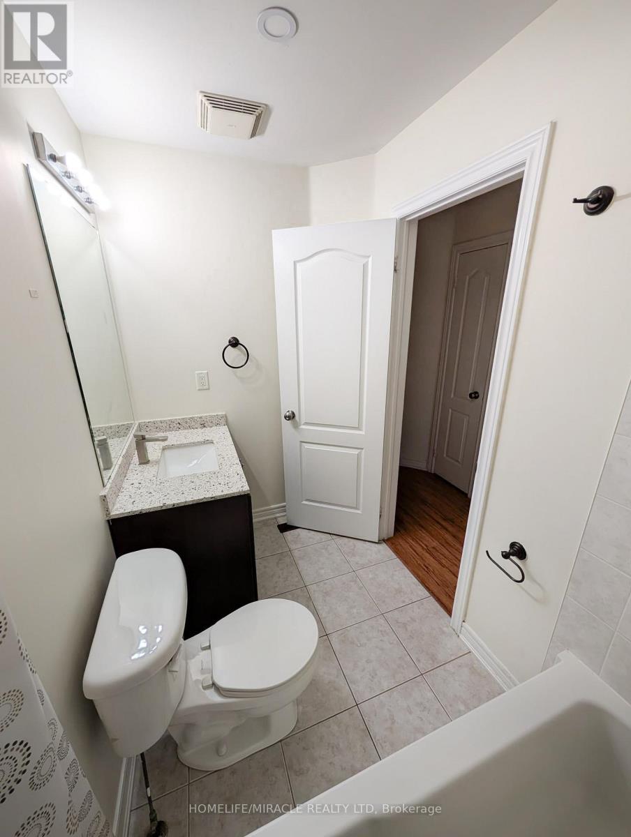 37 Calm Waters Crescent, Brampton, ON - Indoor Photo Showing Bathroom