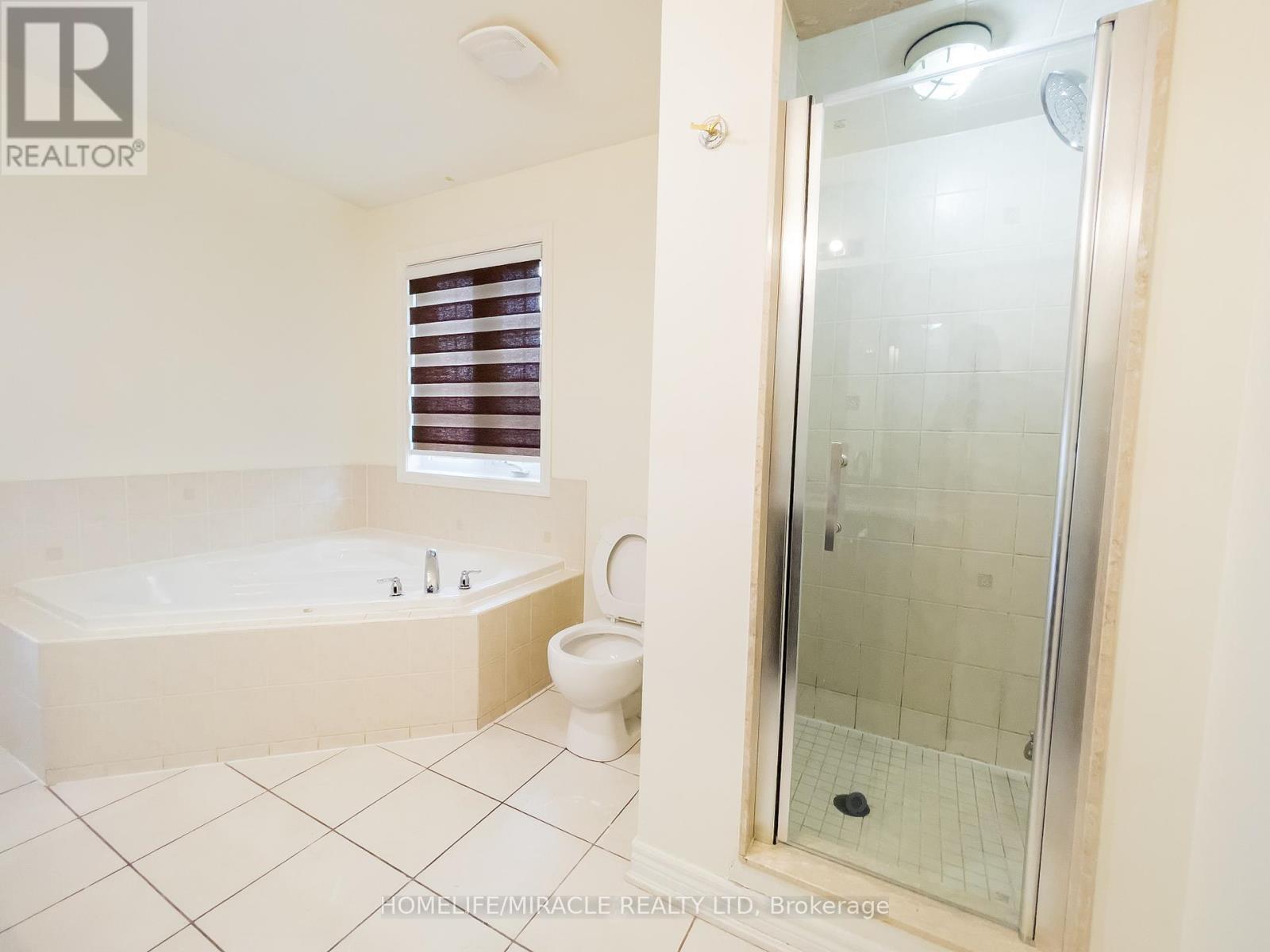 37 Calm Waters Crescent, Brampton, ON - Indoor Photo Showing Bathroom
