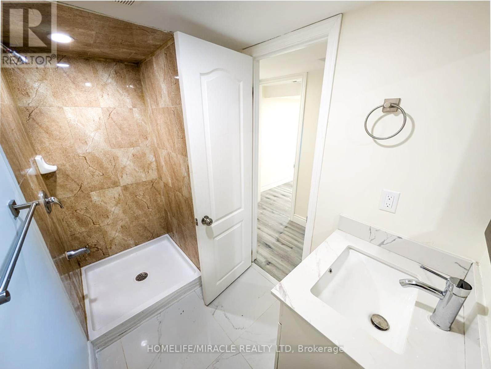 37 Calm Waters Crescent, Brampton, ON - Indoor Photo Showing Bathroom