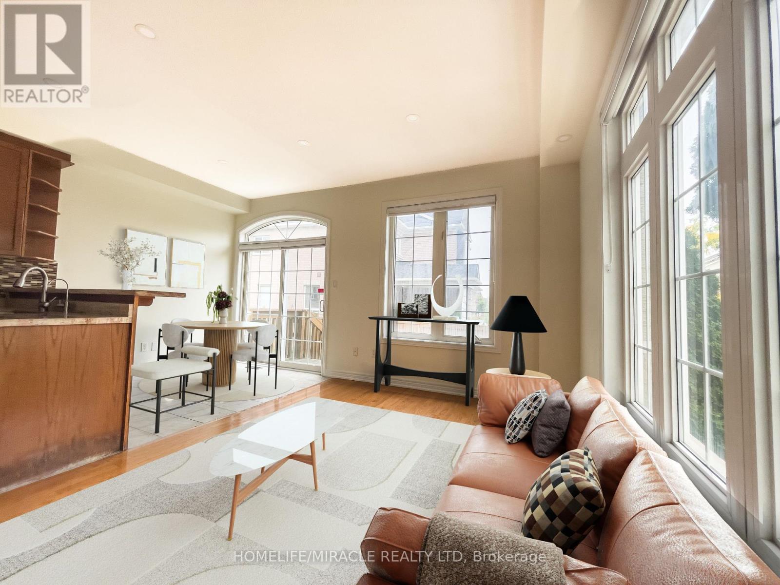 37 Calm Waters Crescent, Brampton, ON - Indoor Photo Showing Living Room