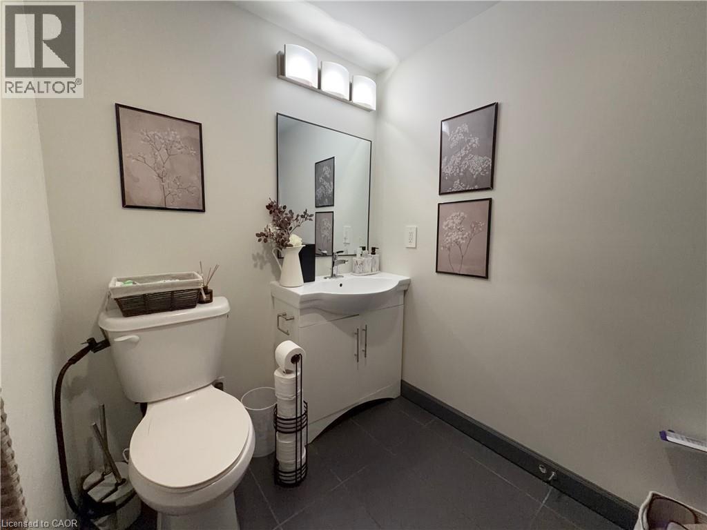 239 Albert Street Unit# 1903, Waterloo, ON - Indoor Photo Showing Bathroom