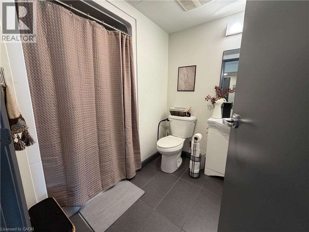 239 Albert Street Unit# 1903, Waterloo, ON - Indoor Photo Showing Bathroom