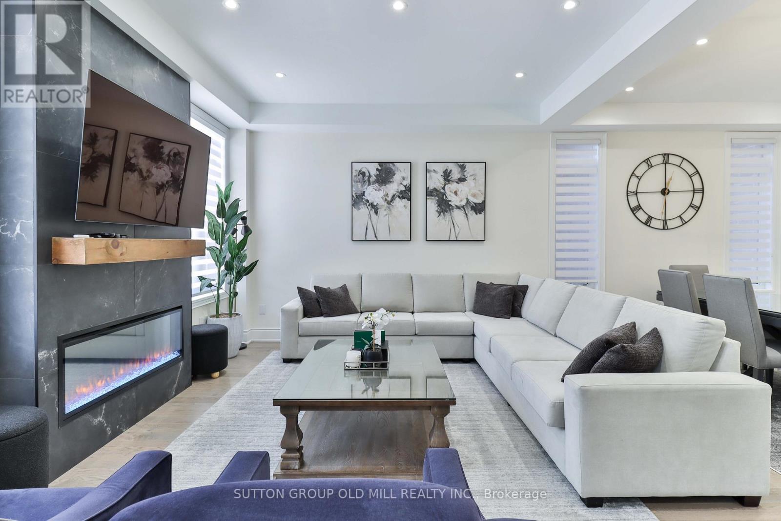 17 Bellefond Street, Vaughan, ON - Indoor Photo Showing Living Room With Fireplace