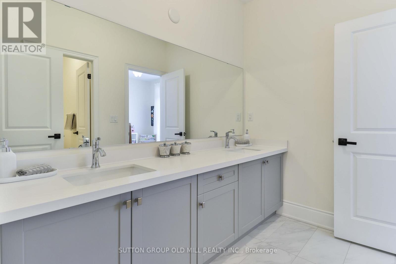 17 Bellefond Street, Vaughan, ON - Indoor Photo Showing Bathroom