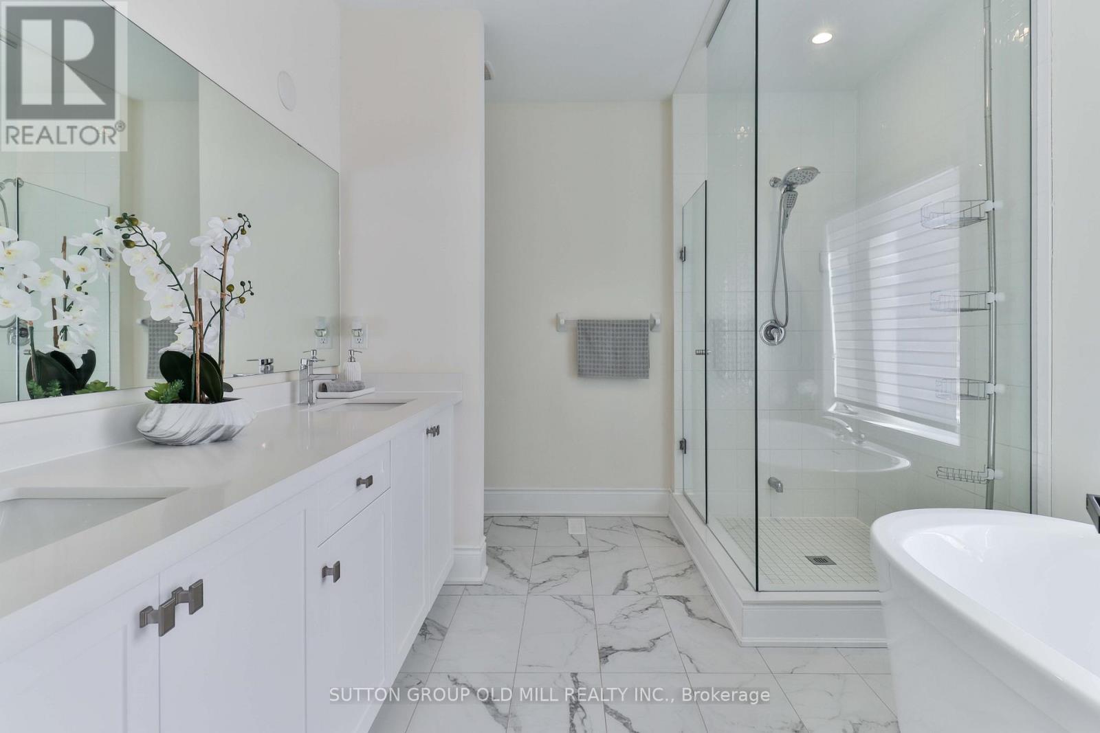 17 Bellefond Street, Vaughan, ON - Indoor Photo Showing Bathroom