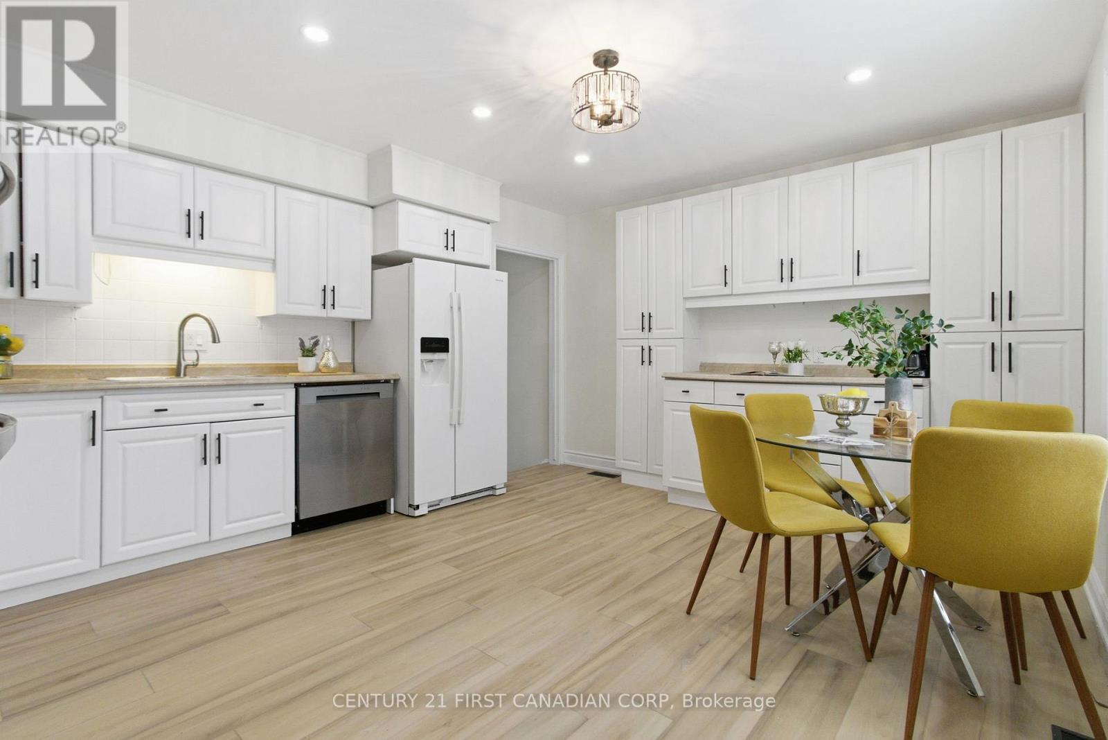 59 Cliftonvale Avenue, London South (South E), ON - Indoor