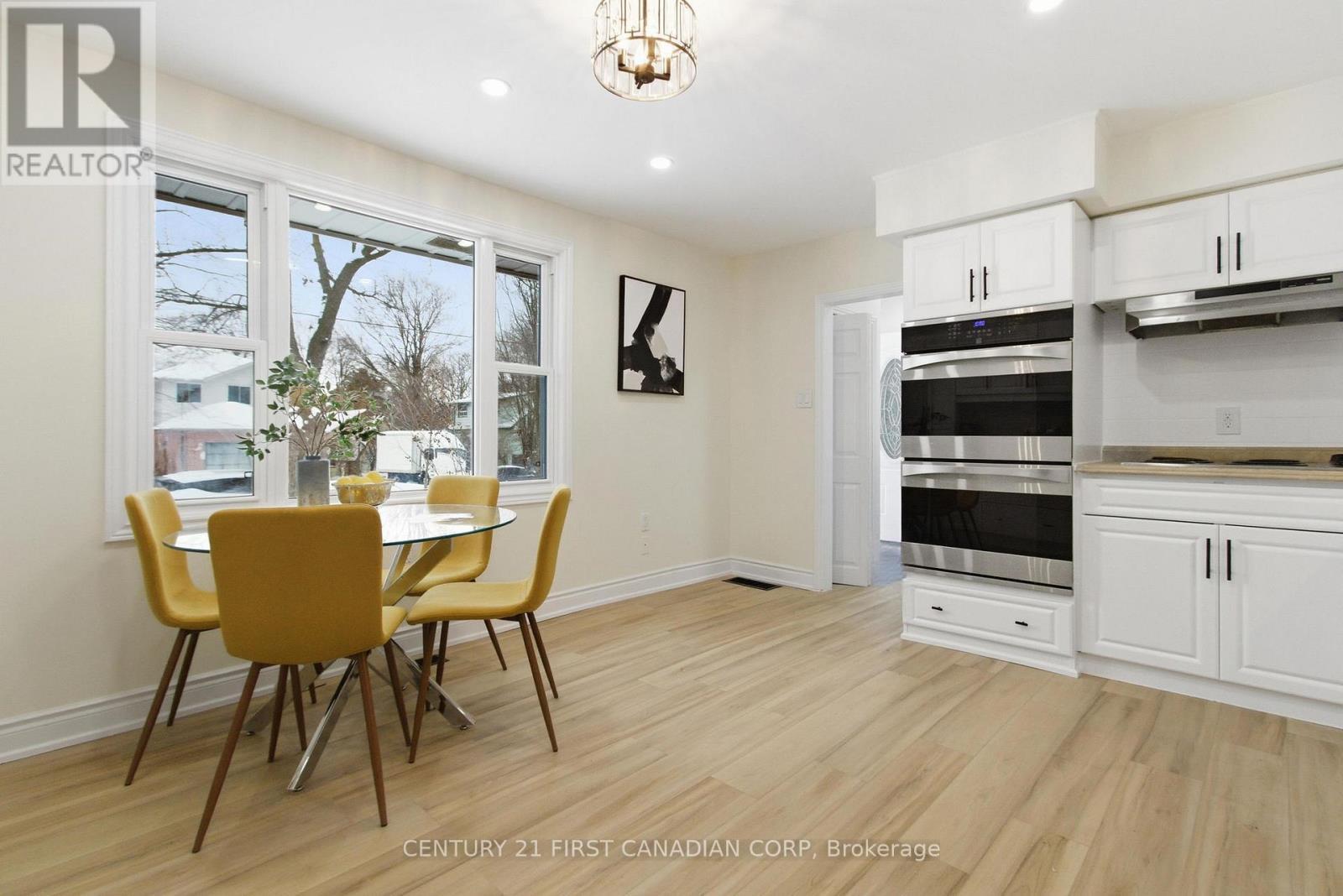 59 Cliftonvale Avenue, London South (South E), ON - Indoor