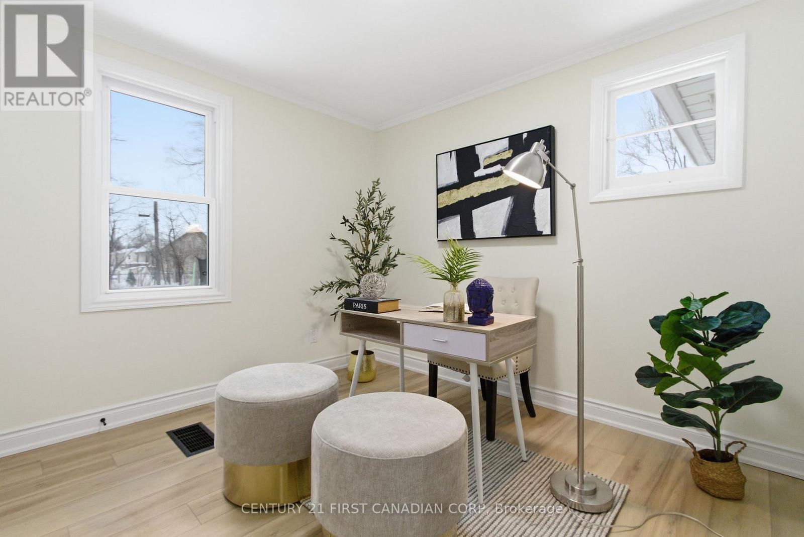 59 Cliftonvale Avenue, London South (South E), ON - Indoor