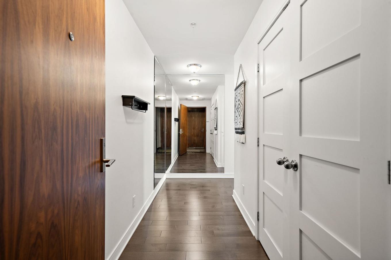 Hall - 803-299 Rue De La Rotonde, Montréal (Verdun/Île-Des-Soeurs), QC - Indoor Photo Showing Other Room