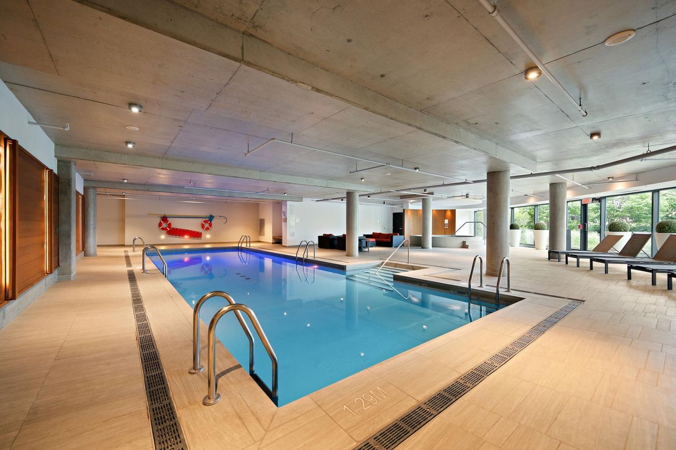 Pool - 803-299 Rue De La Rotonde, Montréal (Verdun/Île-Des-Soeurs), QC - Indoor Photo Showing Other Room With In Ground Pool