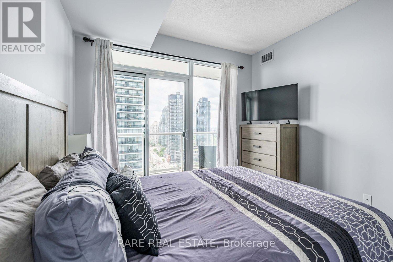 2404 - 56 Annie Craig Drive, Toronto, ON - Indoor Photo Showing Bedroom