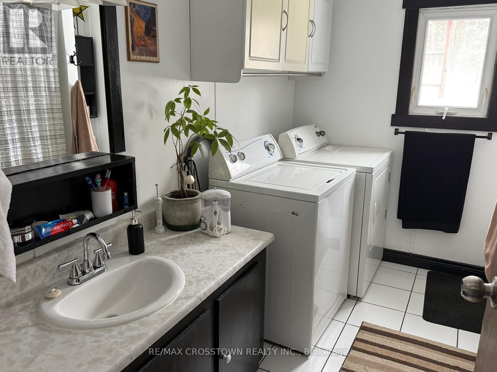 510 South Horn Lake Road, Armour, ON - Indoor