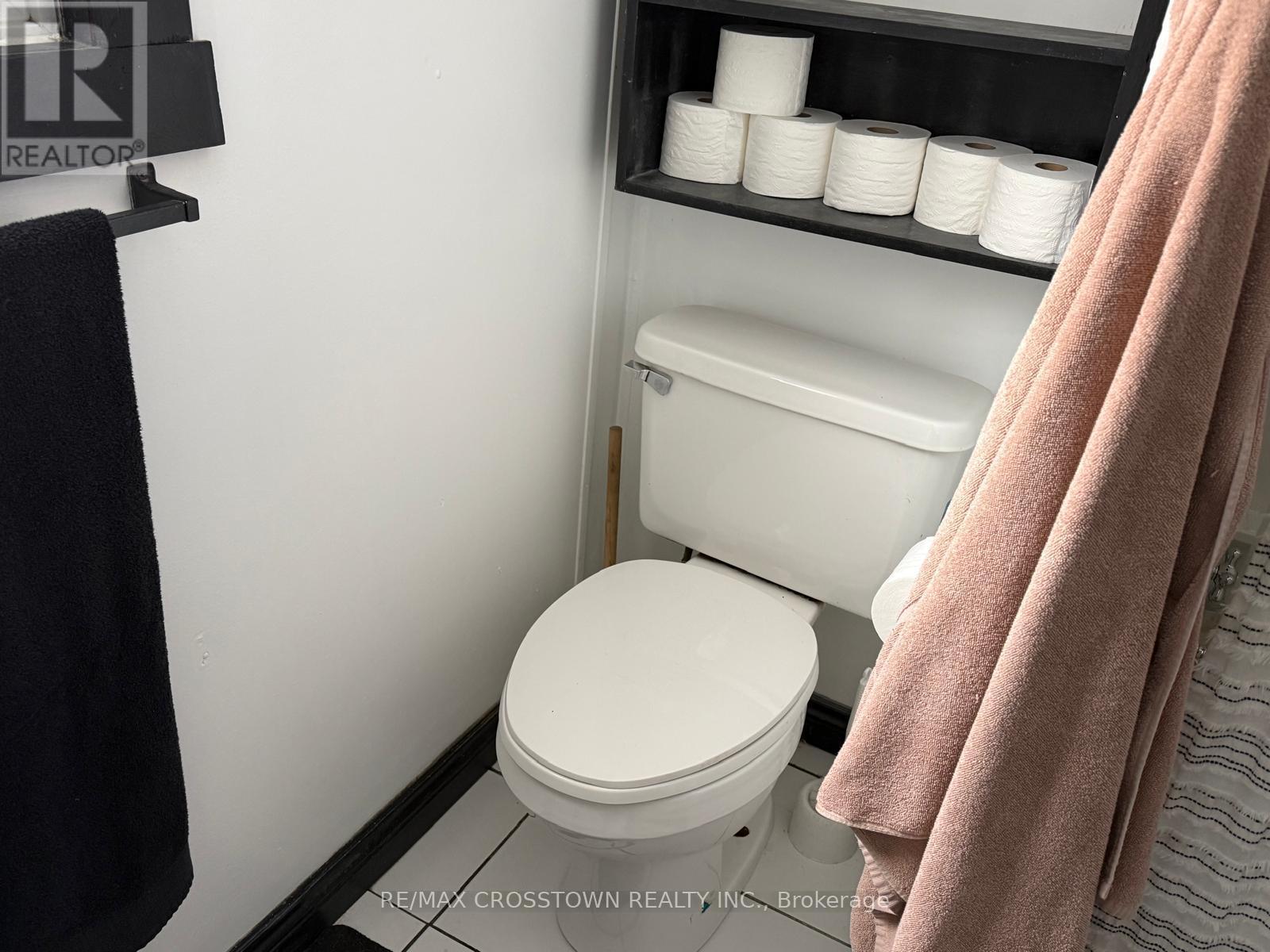 510 South Horn Lake Road, Armour, ON - Indoor Photo Showing Bathroom