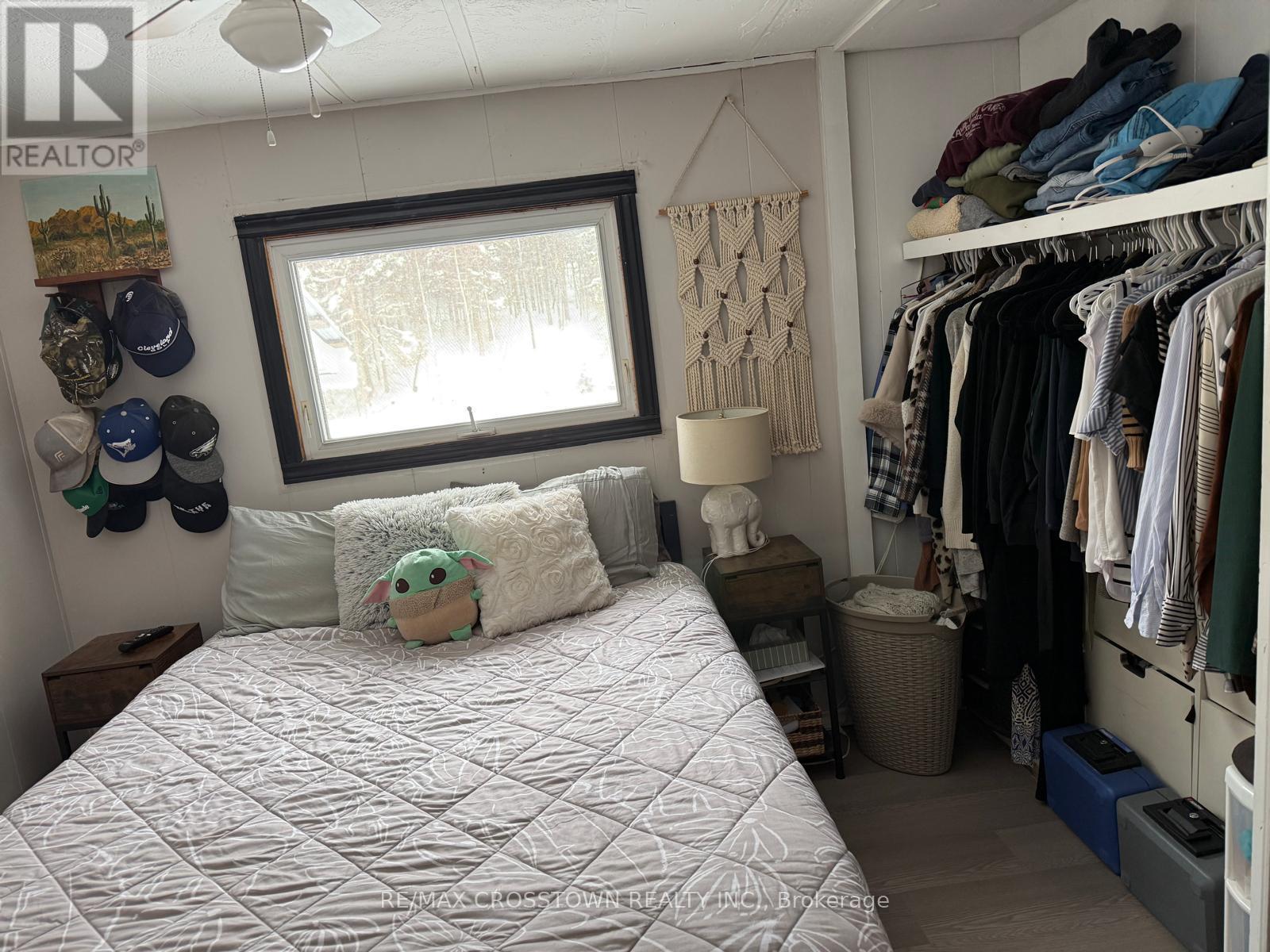 510 South Horn Lake Road, Armour, ON - Indoor Photo Showing Bedroom