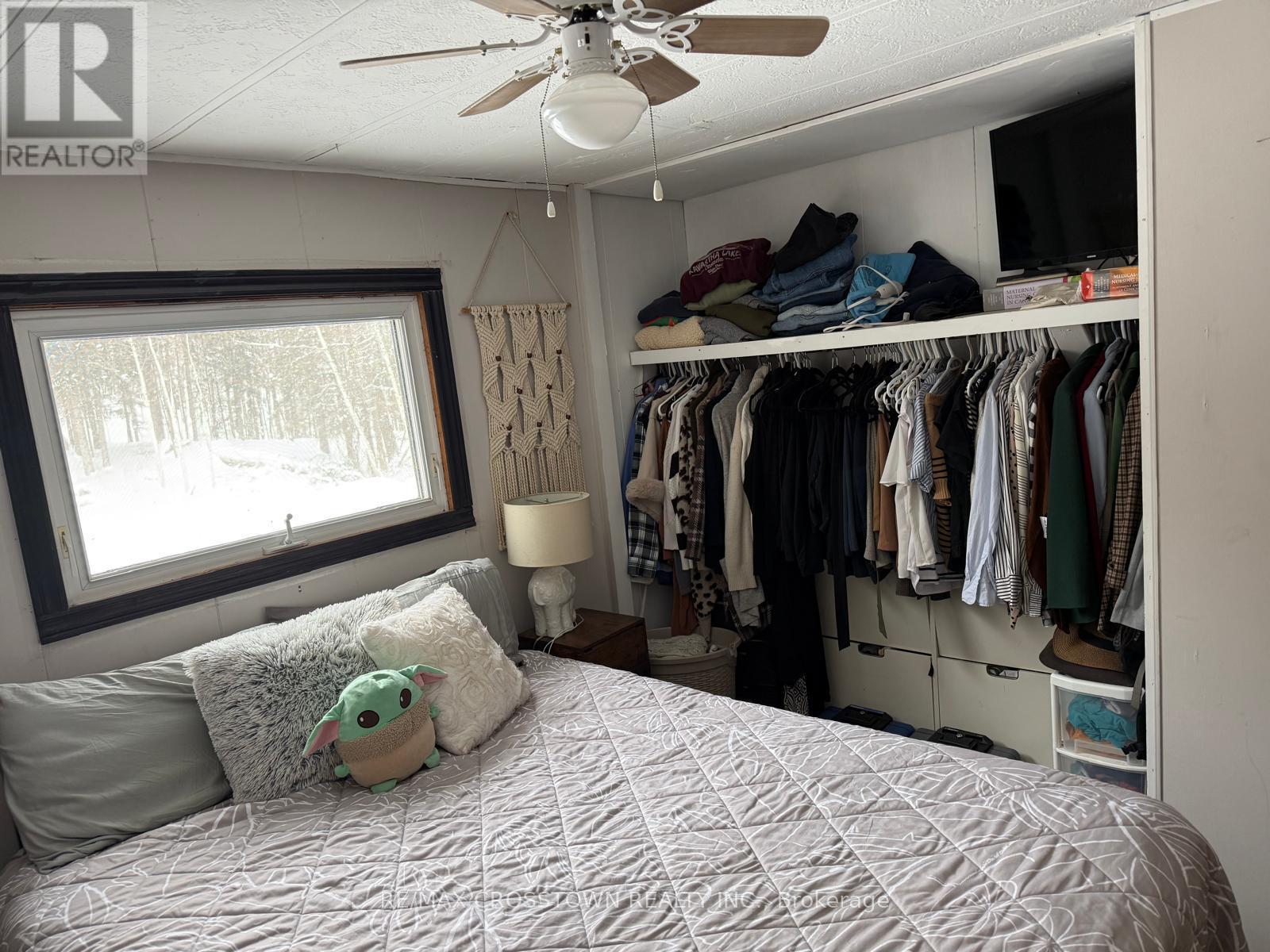 510 South Horn Lake Road, Armour, ON - Indoor Photo Showing Bedroom