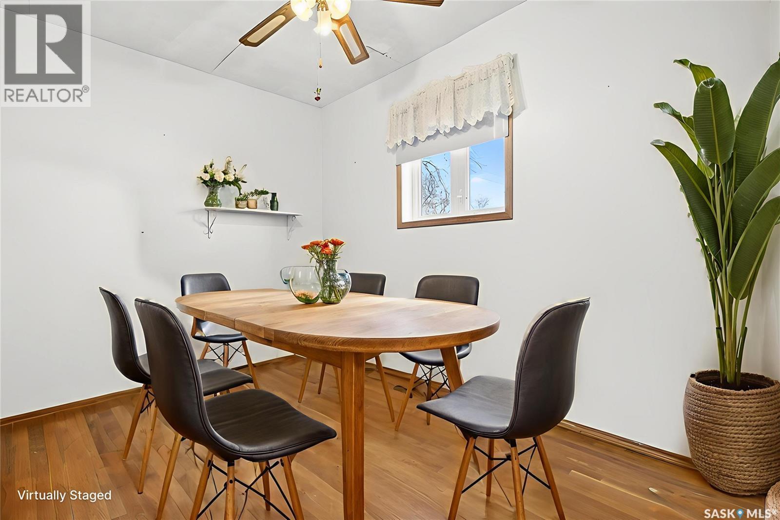 222 Lillooet Street W, Moose Jaw, SK - Indoor Photo Showing Dining Room