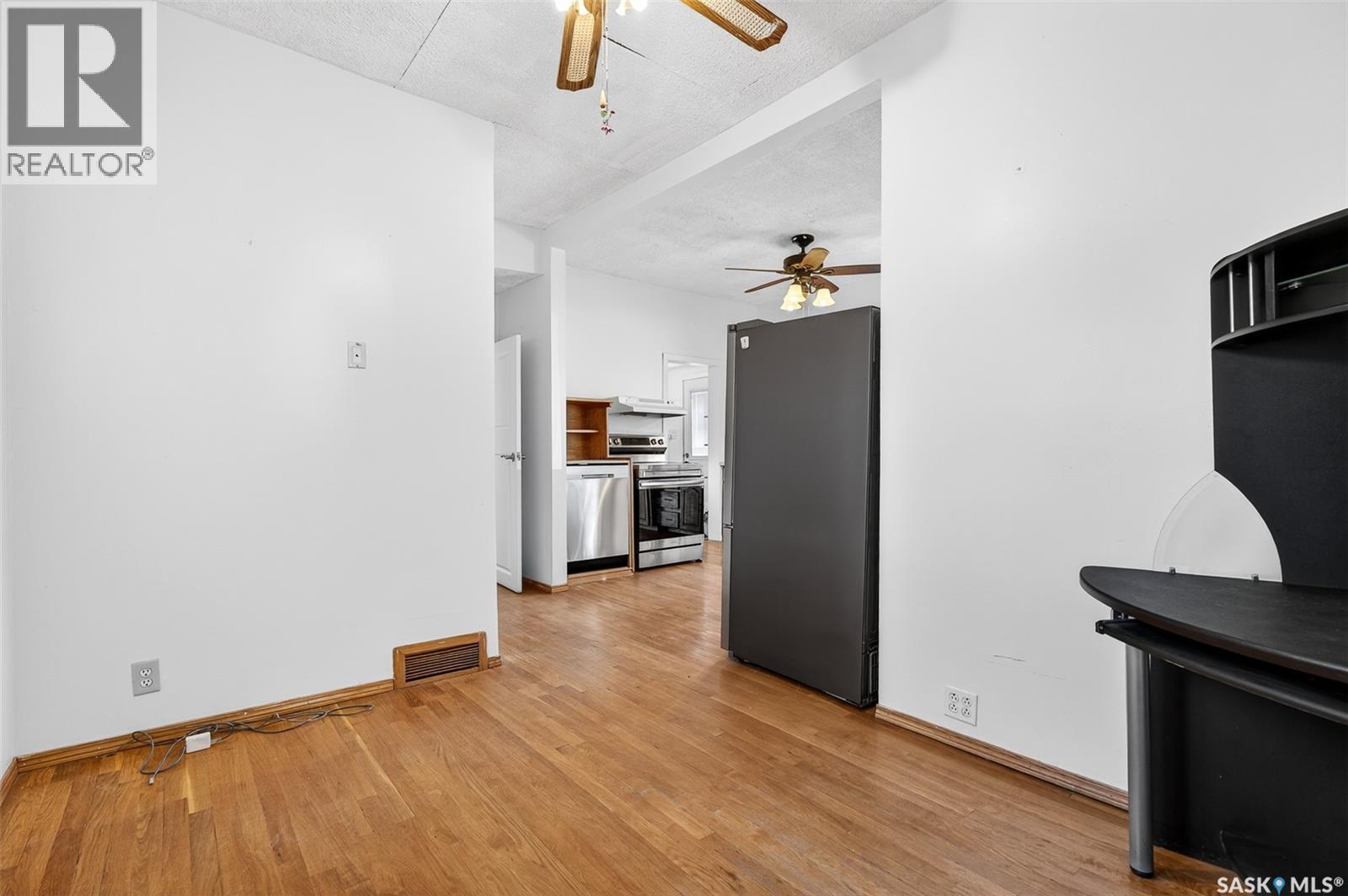 222 Lillooet Street W, Moose Jaw, SK - Indoor